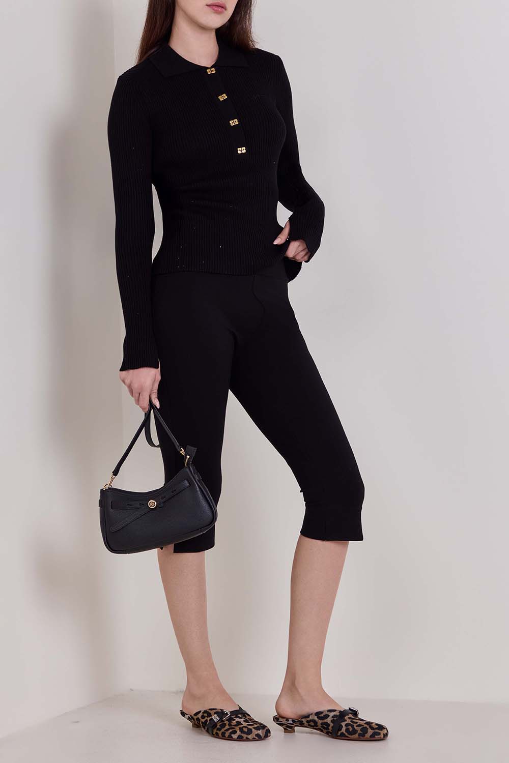 תמונת כל הלוק של תיק קרוסבודי